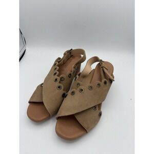 Eric Michael Sandals Womens Size 9 Beige Suede Slingback Block Heel Eyelet Shoes